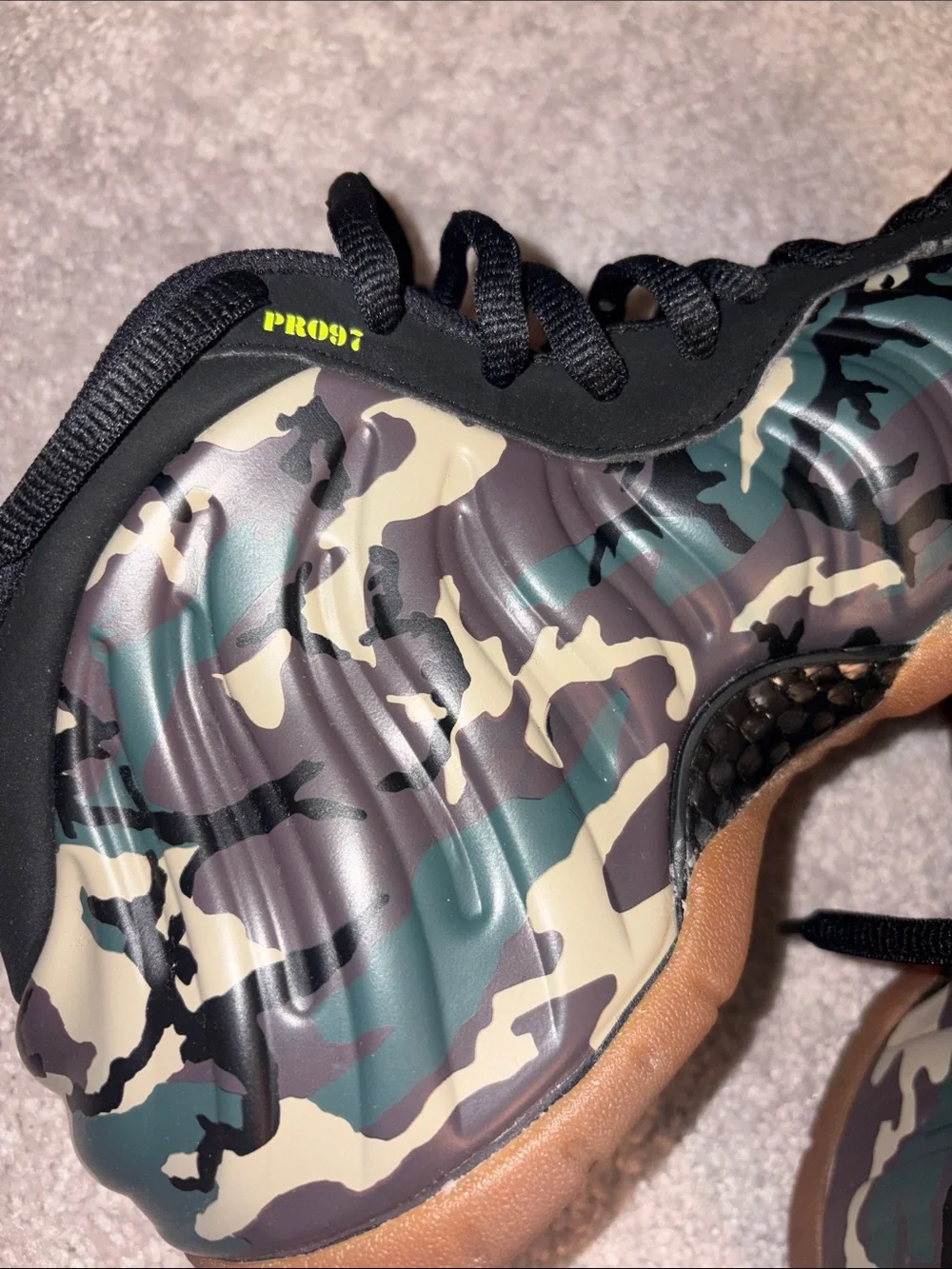 Nike men’s Camo Foamposite Sneakers in Green/Black/Brown. Like new. Original box